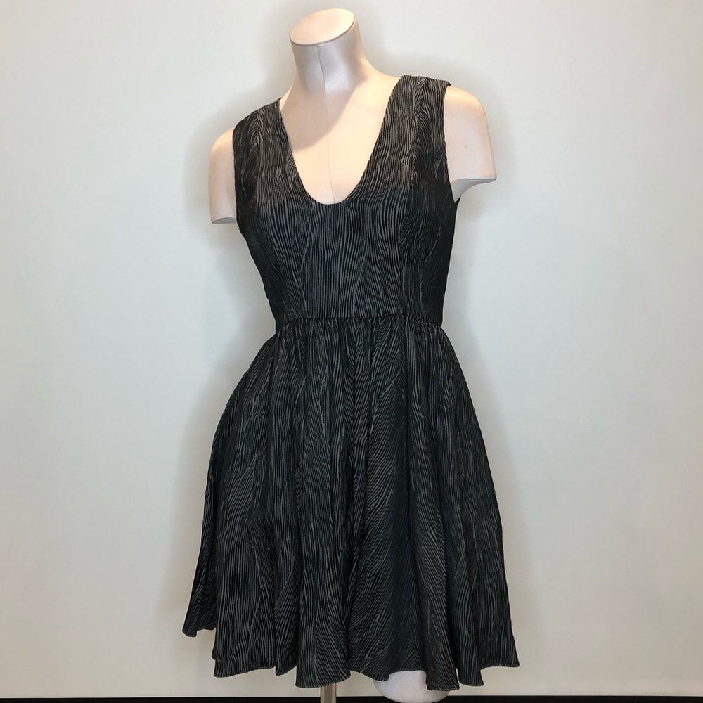 ✖️Armani Exchange lie V Neck Little Black Dress
